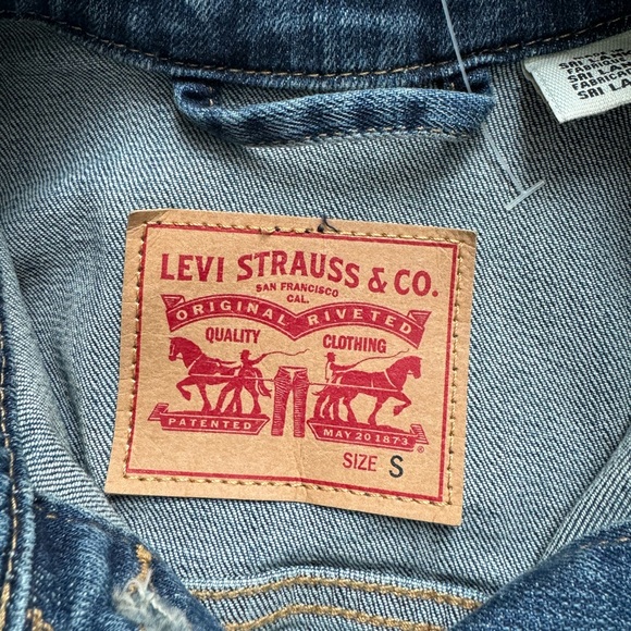 Levi’s Denim Jacket with Spotify Patches - Picture 4 of 5